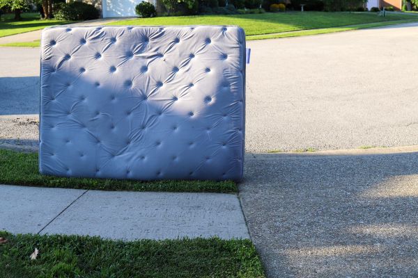 Mattress Removal Service in Davenport